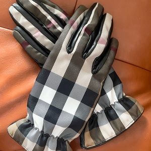 Burberry Gloves